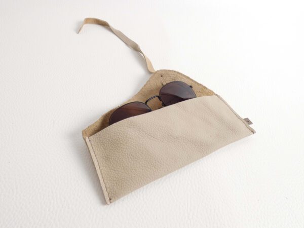 brillenhoes meis -beige leer - voor zonnebril of leesbril - tas van sas