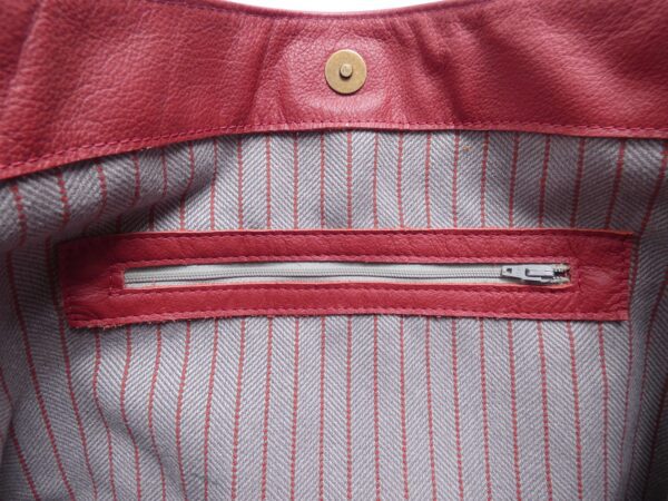shopper femke -rood leer - binnenkant tas met rits vakje - tas van sas